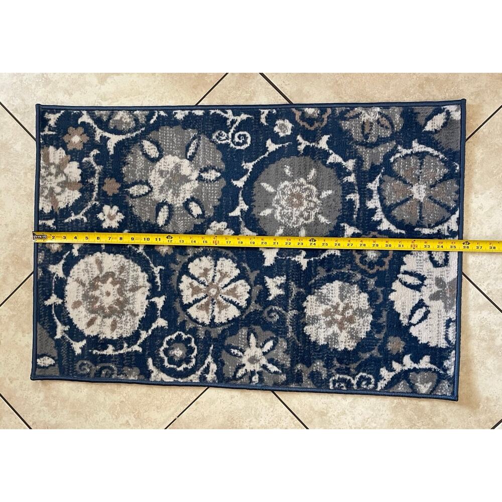 Beautiful Madison Navy Area Rug 2’ x 3’ - Picture 3 of 6